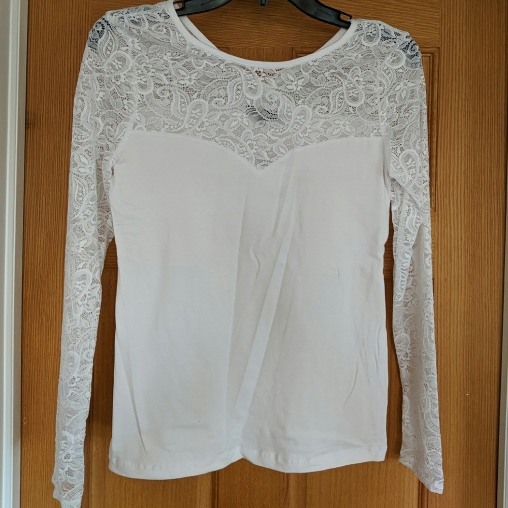Forever 21 white lace long sleeve shirt size M